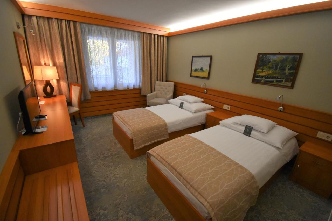 Hotel Club Tisza Lakitelek Ngoại thất bức ảnh